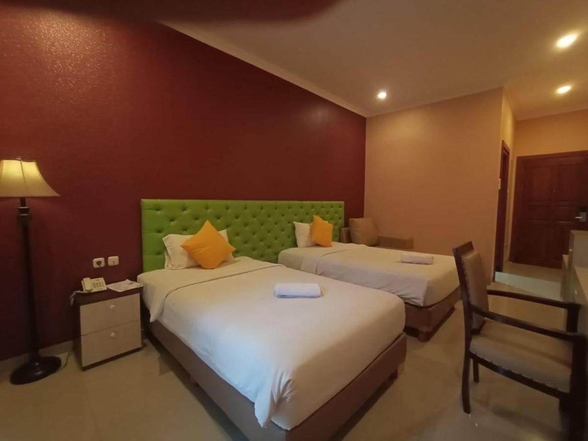 Oyo 90473 Gowin Hotel Kuta Lombok Exterior foto