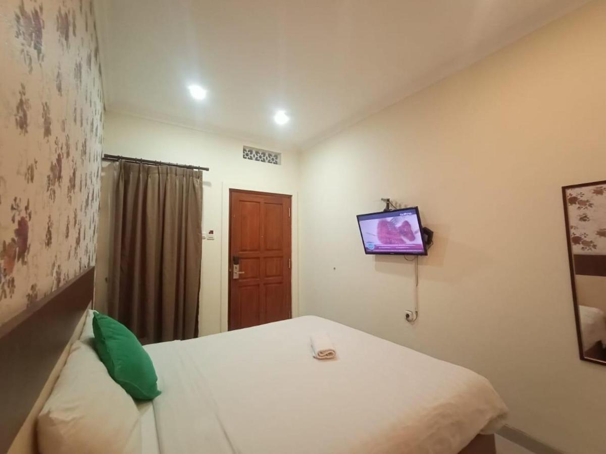 Oyo 90473 Gowin Hotel Kuta Lombok Exterior foto
