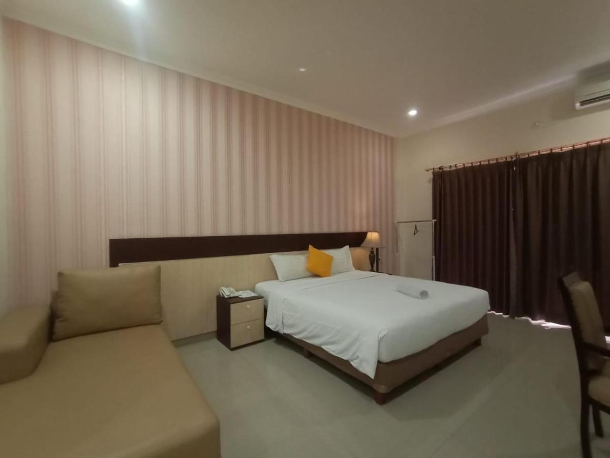 Oyo 90473 Gowin Hotel Kuta Lombok Exterior foto